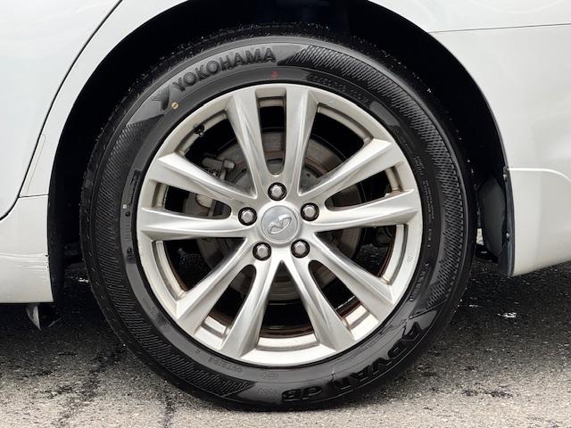 フーガ ２５０ＧＴ　Ａパッケージ　ＥＴＣ　クリアランスソナー　オートクルーズコントロール　衝突被害軽減システム　全周囲カメラ　ナビ　アルミホイール　ＬＥＤヘッドランプ　ＡＴ　スマートキー　電動格納ミラー　盗難防止システム　パワーシート（20枚目）