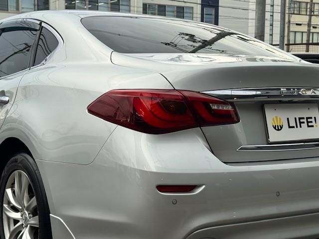 フーガ ２５０ＧＴ　Ａパッケージ　ＥＴＣ　クリアランスソナー　オートクルーズコントロール　衝突被害軽減システム　全周囲カメラ　ナビ　アルミホイール　ＬＥＤヘッドランプ　ＡＴ　スマートキー　電動格納ミラー　盗難防止システム　パワーシート（24枚目）