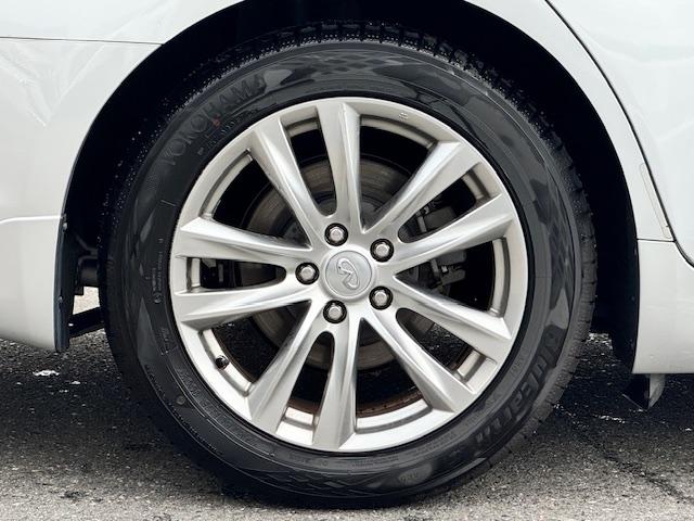 フーガ ２５０ＧＴ　Ａパッケージ　ＥＴＣ　クリアランスソナー　オートクルーズコントロール　衝突被害軽減システム　全周囲カメラ　ナビ　アルミホイール　ＬＥＤヘッドランプ　ＡＴ　スマートキー　電動格納ミラー　盗難防止システム　パワーシート（25枚目）