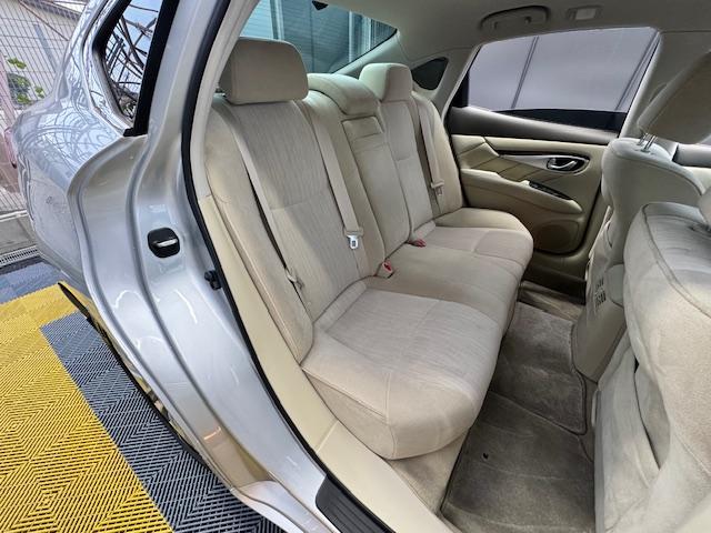 フーガ ２５０ＧＴ　Ａパッケージ　ＥＴＣ　クリアランスソナー　オートクルーズコントロール　衝突被害軽減システム　全周囲カメラ　ナビ　アルミホイール　ＬＥＤヘッドランプ　ＡＴ　スマートキー　電動格納ミラー　盗難防止システム　パワーシート（29枚目）