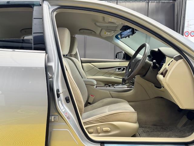 フーガ ２５０ＧＴ　Ａパッケージ　ＥＴＣ　クリアランスソナー　オートクルーズコントロール　衝突被害軽減システム　全周囲カメラ　ナビ　アルミホイール　ＬＥＤヘッドランプ　ＡＴ　スマートキー　電動格納ミラー　盗難防止システム　パワーシート（30枚目）