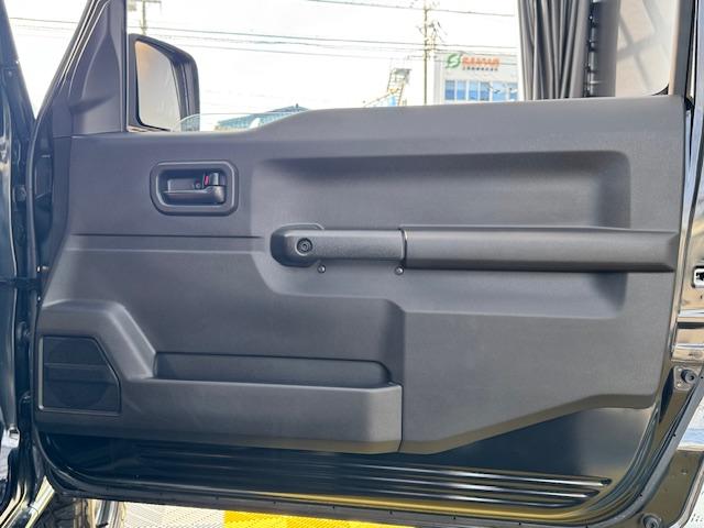 ジムニー ＸＧ　４ＷＤ　ドライブレコーダー　ＥＴＣ　バックカメラ　ナビ　ＴＶ　衝突被害軽減システム　アイドリングストップ　ＭＴ　盗難防止システム　ＡＢＳ　ＥＳＣ　Ｂｌｕｅｔｏｏｔｈ　衝突安全ボディ　エアコン（43枚目）