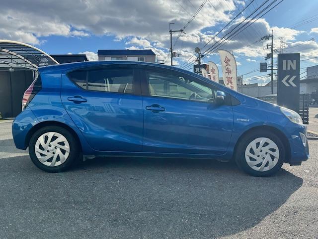 アクア Ｓ　ドライブレコーダー　ＥＴＣ　ナビ　ＴＶ　スマートキー　アイドリングストップ　電動格納ミラー　ＣＶＴ　衝突安全ボディ　記録簿　ＡＢＳ　ＥＳＣ　Ｂｌｕｅｔｏｏｔｈ　エアコン　パワーステアリング（15枚目）