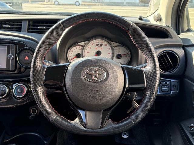 ヴィッツ RS G’s MT車 ETC バックカメラ TV アルミホイール オートライト HID キーレスエントリー 電動格納ミラー MT 衝突安全ボディ ABS USB Bluetooth エアコン パワーステアリング(3枚目)