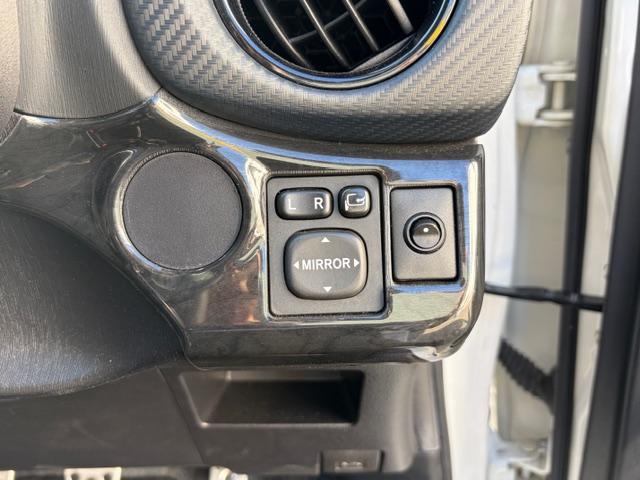 ヴィッツ RS G’s MT車 ETC バックカメラ TV アルミホイール オートライト HID キーレスエントリー 電動格納ミラー MT 衝突安全ボディ ABS USB Bluetooth エアコン パワーステアリング(10枚目)