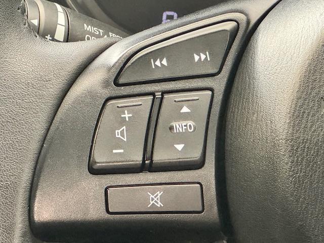 【ハンドルボタン】目線を大きくそらすことなくボタンの操作を行うことができるので、安全にも配慮できますね。