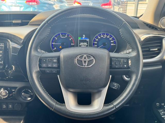 ハイラックス Ｚ　４ＷＤ　ＡＴ　衝突被害軽減システム　オートクルーズコントロール　レーンアシスト　ドライブレコーダー　ＥＴＣ　ナビ　ＴＶ　バックカメラ　スマートキー　電動格納ミラー　盗難防止システム（3枚目）