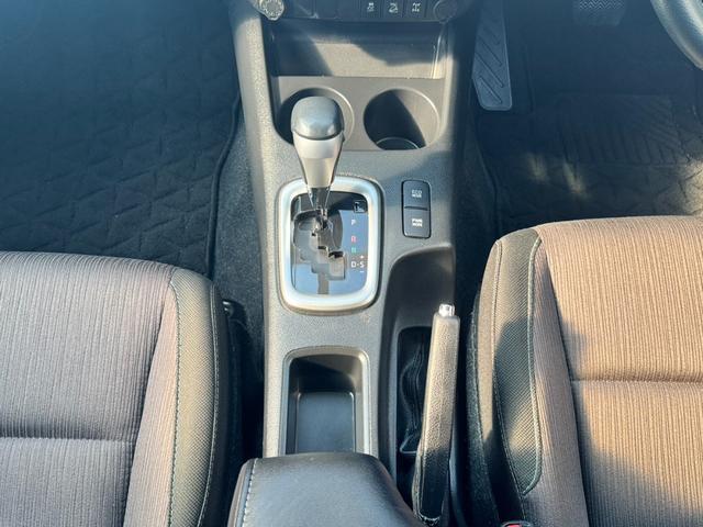 ハイラックス Ｚ　４ＷＤ　ＡＴ　衝突被害軽減システム　オートクルーズコントロール　レーンアシスト　ドライブレコーダー　ＥＴＣ　ナビ　ＴＶ　バックカメラ　スマートキー　電動格納ミラー　盗難防止システム（7枚目）