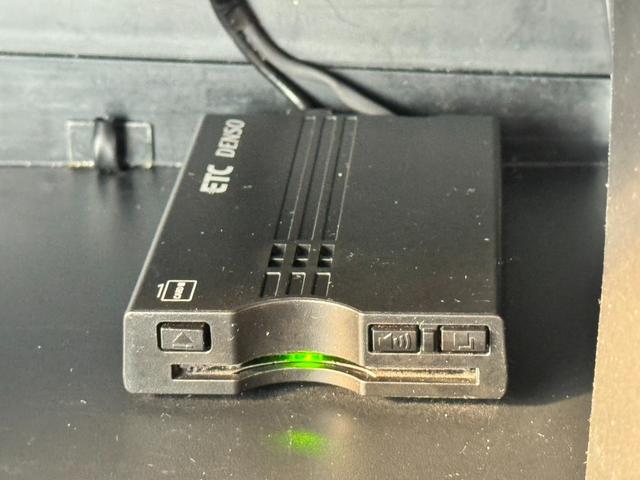 ハイラックス Ｚ　４ＷＤ　ＡＴ　衝突被害軽減システム　オートクルーズコントロール　レーンアシスト　ドライブレコーダー　ＥＴＣ　ナビ　ＴＶ　バックカメラ　スマートキー　電動格納ミラー　盗難防止システム（9枚目）