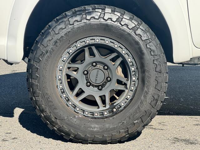 ハイラックス Ｚ　４ＷＤ　ＡＴ　衝突被害軽減システム　オートクルーズコントロール　レーンアシスト　ドライブレコーダー　ＥＴＣ　ナビ　ＴＶ　バックカメラ　スマートキー　電動格納ミラー　盗難防止システム（30枚目）