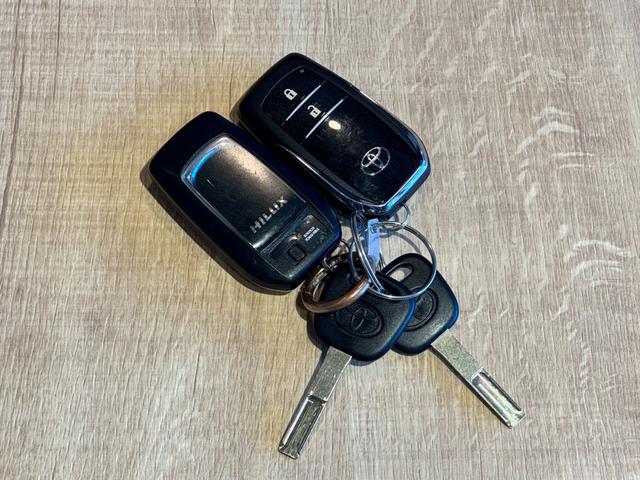 ハイラックス Ｚ　４ＷＤ　ＡＴ　衝突被害軽減システム　オートクルーズコントロール　レーンアシスト　ドライブレコーダー　ＥＴＣ　ナビ　ＴＶ　バックカメラ　スマートキー　電動格納ミラー　盗難防止システム（31枚目）