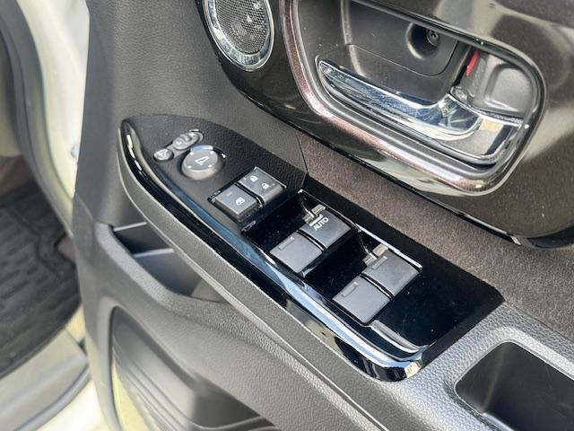 Ｎ－ＢＯＸカスタム Ｇ・Ｌターボホンダセンシング　ドライブレコーダー　ＥＴＣ　バックカメラ　両側電動スライドドア　ナビ　ＴＶ　クリアランスソナー　オートクルーズコントロール　レーンアシスト　衝突被害軽減システム　オートライト　ＬＥＤヘッドランプ（11枚目）