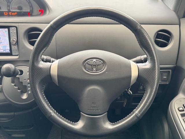 シエンタ ＤＩＣＥリミテッド　ＥＴＣ　バックカメラ　ナビ　ＴＶ　両側スライド・片側電動　ＨＩＤ　キーレスエントリー　電動格納ミラー　３列シート　ＣＶＴ　アルミホイール　ＵＳＢ　Ｂｌｕｅｔｏｏｔｈ　記録簿　衝突安全ボディ　ＡＢＳ（3枚目）