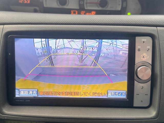 シエンタ ＤＩＣＥリミテッド　ＥＴＣ　バックカメラ　ナビ　ＴＶ　両側スライド・片側電動　ＨＩＤ　キーレスエントリー　電動格納ミラー　３列シート　ＣＶＴ　アルミホイール　ＵＳＢ　Ｂｌｕｅｔｏｏｔｈ　記録簿　衝突安全ボディ　ＡＢＳ（7枚目）