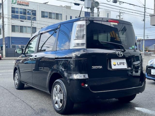 シエンタ ＤＩＣＥリミテッド　ＥＴＣ　バックカメラ　ナビ　ＴＶ　両側スライド・片側電動　ＨＩＤ　キーレスエントリー　電動格納ミラー　３列シート　ＣＶＴ　アルミホイール　ＵＳＢ　Ｂｌｕｅｔｏｏｔｈ　記録簿　衝突安全ボディ　ＡＢＳ（17枚目）