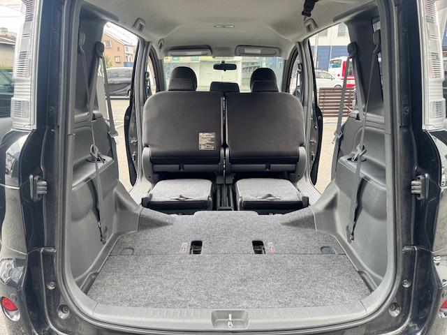 シエンタ ＤＩＣＥリミテッド　ＥＴＣ　バックカメラ　ナビ　ＴＶ　両側スライド・片側電動　ＨＩＤ　キーレスエントリー　電動格納ミラー　３列シート　ＣＶＴ　アルミホイール　ＵＳＢ　Ｂｌｕｅｔｏｏｔｈ　記録簿　衝突安全ボディ　ＡＢＳ（20枚目）