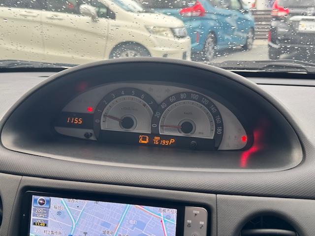 シエンタ ＤＩＣＥリミテッド　ＥＴＣ　バックカメラ　ナビ　ＴＶ　両側スライド・片側電動　ＨＩＤ　キーレスエントリー　電動格納ミラー　３列シート　ＣＶＴ　アルミホイール　ＵＳＢ　Ｂｌｕｅｔｏｏｔｈ　記録簿　衝突安全ボディ　ＡＢＳ（27枚目）