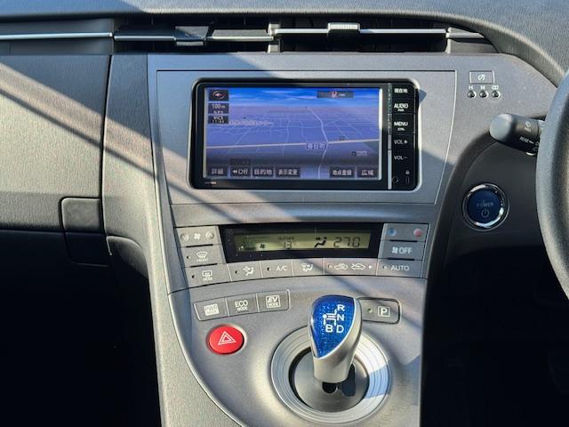プリウス S バックカメラ ナビ TV アルミホイール オートライト HID CVT スマートキー 電動格納ミラー 盗難防止システム Bluetooth 記録簿 衝突安全ボディ ABS ESC エアコン(6枚目)