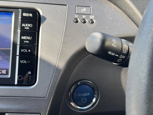 プリウス S バックカメラ ナビ TV アルミホイール オートライト HID CVT スマートキー 電動格納ミラー 盗難防止システム Bluetooth 記録簿 衝突安全ボディ ABS ESC エアコン(7枚目)