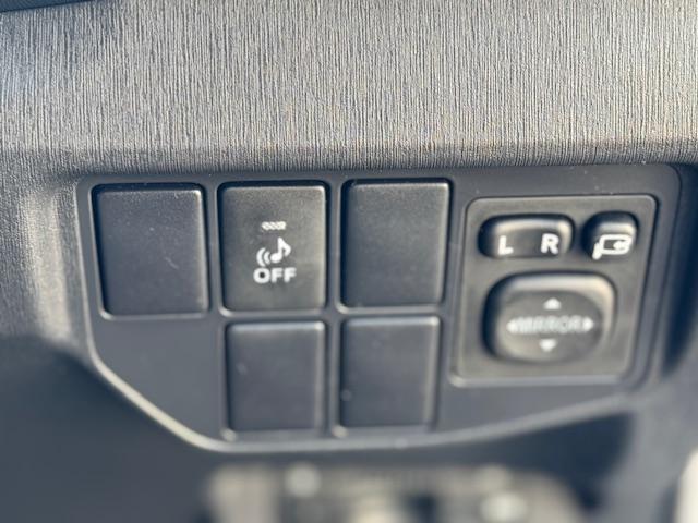 プリウス S バックカメラ ナビ TV アルミホイール オートライト HID CVT スマートキー 電動格納ミラー 盗難防止システム Bluetooth 記録簿 衝突安全ボディ ABS ESC エアコン(8枚目)