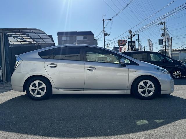 プリウス S バックカメラ ナビ TV アルミホイール オートライト HID CVT スマートキー 電動格納ミラー 盗難防止システム Bluetooth 記録簿 衝突安全ボディ ABS ESC エアコン(15枚目)