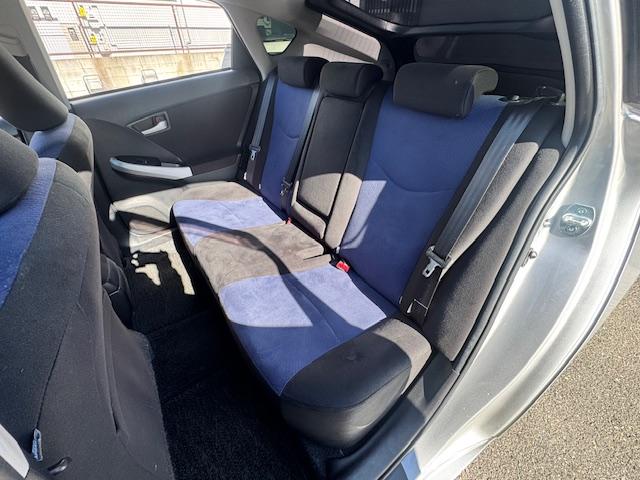 プリウス S バックカメラ ナビ TV アルミホイール オートライト HID CVT スマートキー 電動格納ミラー 盗難防止システム Bluetooth 記録簿 衝突安全ボディ ABS ESC エアコン(26枚目)