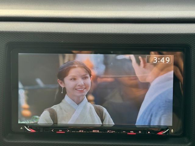 アルトターボＲＳ ベースグレード　ドライブレコーダー　ＥＴＣ　ナビ　衝突被害軽減システム　ＨＩＤ　スマートキー　アイドリングストップ　電動格納ミラー　シートヒーター　ＡＴ　盗難防止システム　ＡＢＳ　ＥＳＣ　Ｂｌｕｅｔｏｏｔｈ（5枚目）