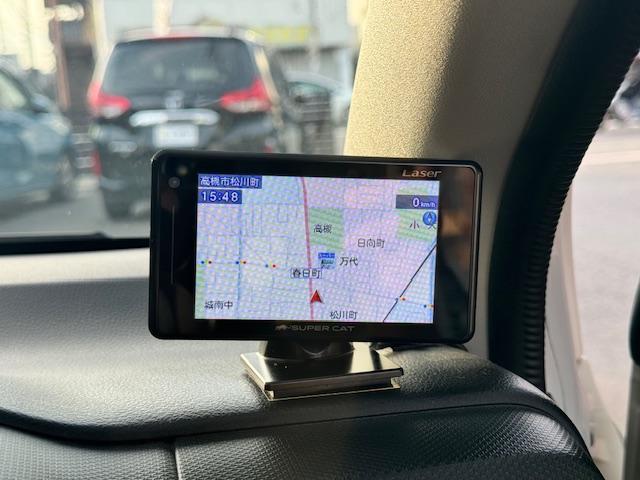 アルトターボＲＳ ベースグレード　ドライブレコーダー　ＥＴＣ　ナビ　衝突被害軽減システム　ＨＩＤ　スマートキー　アイドリングストップ　電動格納ミラー　シートヒーター　ＡＴ　盗難防止システム　ＡＢＳ　ＥＳＣ　Ｂｌｕｅｔｏｏｔｈ（21枚目）