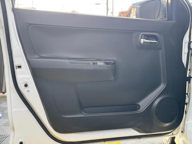 アルトターボＲＳ ベースグレード　ドライブレコーダー　ＥＴＣ　ナビ　衝突被害軽減システム　ＨＩＤ　スマートキー　アイドリングストップ　電動格納ミラー　シートヒーター　ＡＴ　盗難防止システム　ＡＢＳ　ＥＳＣ　Ｂｌｕｅｔｏｏｔｈ（22枚目）