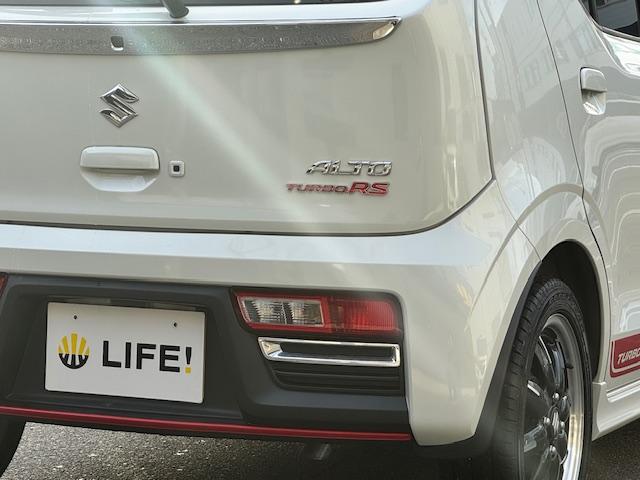 アルトターボＲＳ ベースグレード　ドライブレコーダー　ＥＴＣ　ナビ　衝突被害軽減システム　ＨＩＤ　スマートキー　アイドリングストップ　電動格納ミラー　シートヒーター　ＡＴ　盗難防止システム　ＡＢＳ　ＥＳＣ　Ｂｌｕｅｔｏｏｔｈ（24枚目）