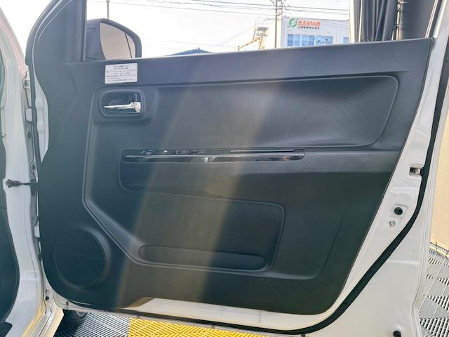 アルトターボＲＳ ベースグレード　ドライブレコーダー　ＥＴＣ　ナビ　衝突被害軽減システム　ＨＩＤ　スマートキー　アイドリングストップ　電動格納ミラー　シートヒーター　ＡＴ　盗難防止システム　ＡＢＳ　ＥＳＣ　Ｂｌｕｅｔｏｏｔｈ（28枚目）