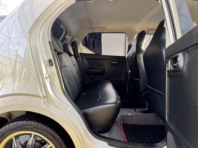 アルトターボＲＳ ベースグレード　ドライブレコーダー　ＥＴＣ　ナビ　衝突被害軽減システム　ＨＩＤ　スマートキー　アイドリングストップ　電動格納ミラー　シートヒーター　ＡＴ　盗難防止システム　ＡＢＳ　ＥＳＣ　Ｂｌｕｅｔｏｏｔｈ（32枚目）