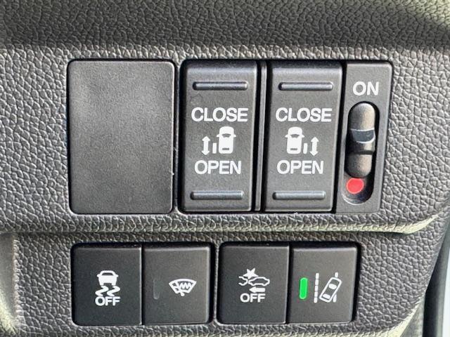 �����d���X���C�h�h�A�����I�^�]�Ȃ��{�^����ŊJ�\�ł������܂��B