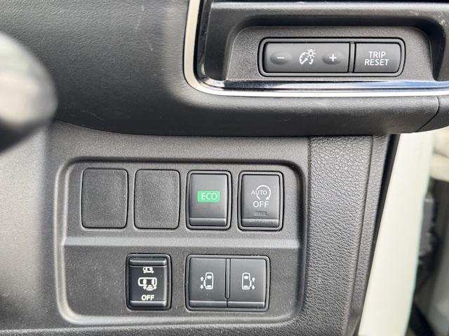 �����d���X���C�h�h�A�����I�^�]�Ȃ��{�^����ŊJ�\�ł������܂��B