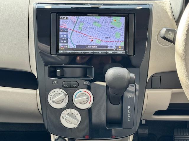 デイズ Ｊ　ＥＴＣ　バックカメラ　ナビ　衝突被害軽減システム　キーレスエントリー　アイドリングストップ　電動格納ミラー　ベンチシート　ＣＶＴ　ＡＢＳ　ＥＳＣ　Ｂｌｕｅｔｏｏｔｈ　衝突安全ボディ　エアコン（4枚目）