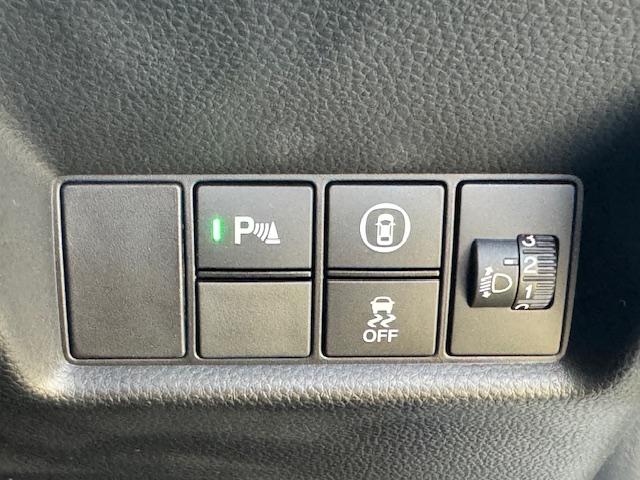 フィット ホーム　ドライブレコーダー　ＥＴＣ　バックカメラ　ナビ　ＴＶ　クリアランスソナー　オートクルーズコントロール　レーンアシスト　アイドリングストップ　電動格納ミラー　チップアップシート　ＣＶＴ　記録簿　ＥＳＣ（10枚目）