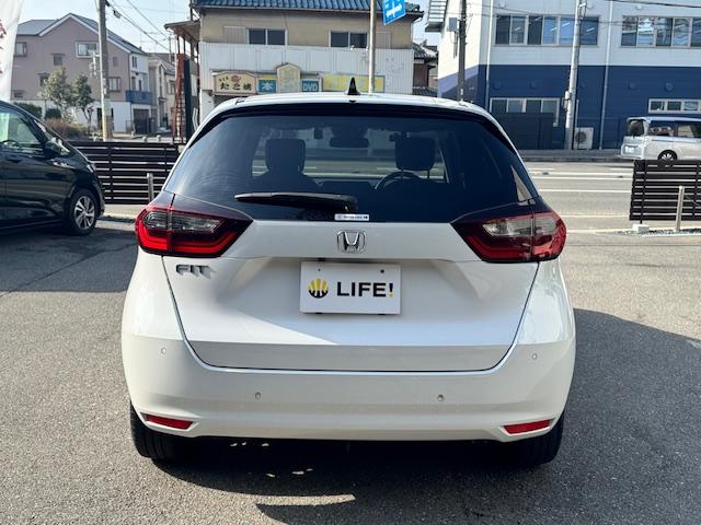 フィット ホーム　ドライブレコーダー　ＥＴＣ　バックカメラ　ナビ　ＴＶ　クリアランスソナー　オートクルーズコントロール　レーンアシスト　アイドリングストップ　電動格納ミラー　チップアップシート　ＣＶＴ　記録簿　ＥＳＣ（17枚目）