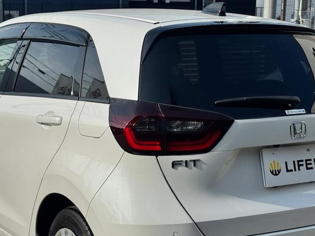 フィット ホーム　ドライブレコーダー　ＥＴＣ　バックカメラ　ナビ　ＴＶ　クリアランスソナー　オートクルーズコントロール　レーンアシスト　アイドリングストップ　電動格納ミラー　チップアップシート　ＣＶＴ　記録簿　ＥＳＣ（23枚目）