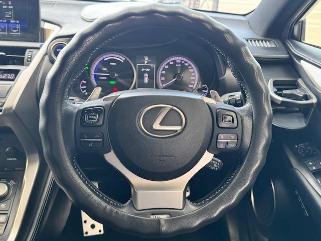 ＮＸ ＮＸ３００ｈ　Ｆスポーツ　４ＷＤ　ドライブレコーダー　バックカメラ　クリアランスソナー　オートクルーズコントロール　レーンアシスト　パワーシート　衝突被害軽減システム　ＴＶ　オートマチックハイビーム　オートライト（3枚目）