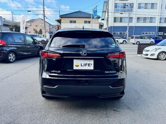 ＮＸ ＮＸ３００ｈ　Ｆスポーツ　４ＷＤ　ドライブレコーダー　バックカメラ　クリアランスソナー　オートクルーズコントロール　レーンアシスト　パワーシート　衝突被害軽減システム　ＴＶ　オートマチックハイビーム　オートライト（17枚目）