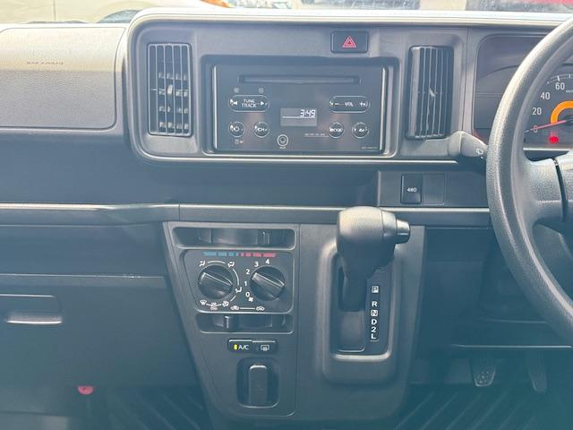 ハイゼットカーゴ クルーズターボSAIII 4WD 軽バン CVT 衝突被害軽減システム クリアランスソナー ETC 両側スライドドア アイドリングストップ 電動格納ミラー オートマチックハイビーム オートライト ESC エアコン(5枚目)