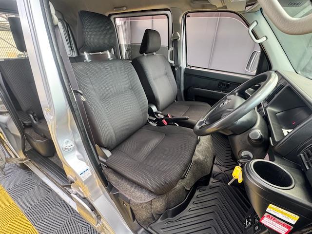 ハイゼットカーゴ クルーズターボSAIII 4WD 軽バン CVT 衝突被害軽減システム クリアランスソナー ETC 両側スライドドア アイドリングストップ 電動格納ミラー オートマチックハイビーム オートライト ESC エアコン(29枚目)