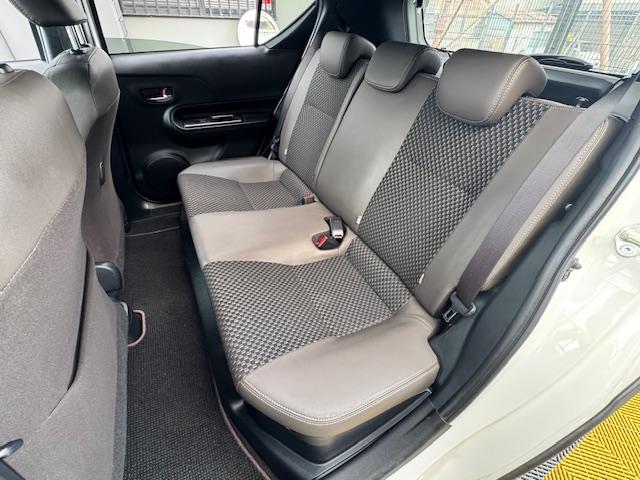 アクア クロスオーバー　グラム　ＥＴＣ　バックカメラ　ナビ　ＴＶ　クリアランスソナー　レーンアシスト　衝突被害軽減システム　アルミホイール　オートマチックハイビーム　スマートキー　電動格納ミラー　シートヒーター　ＣＶＴ（40枚目）