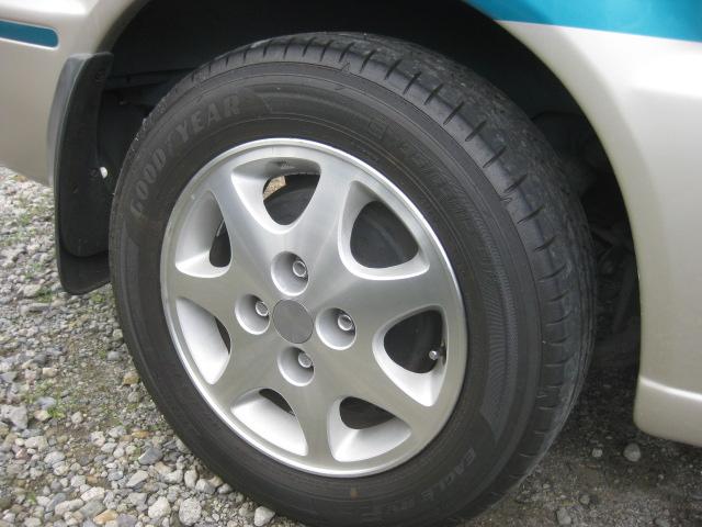 セレナ ＦＸリミテッド　電動ツインムーンルーフ　ツインエアコン　８人乗三列シート　走行距離５４０００キロ（13枚目）