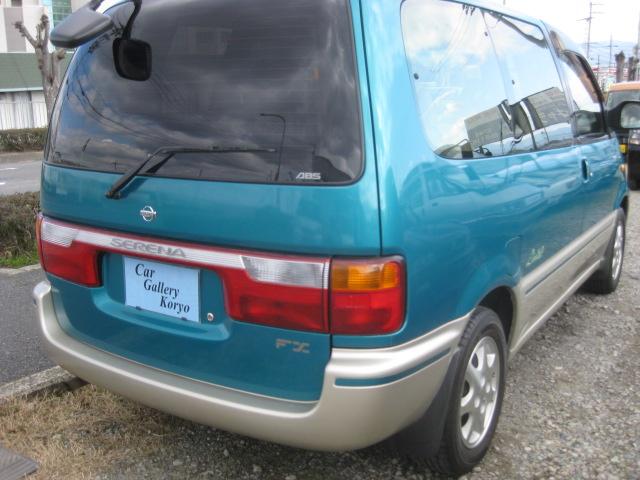 セレナ ＦＸリミテッド　電動ツインムーンルーフ　ツインエアコン　８人乗三列シート　走行距離５４０００キロ（15枚目）