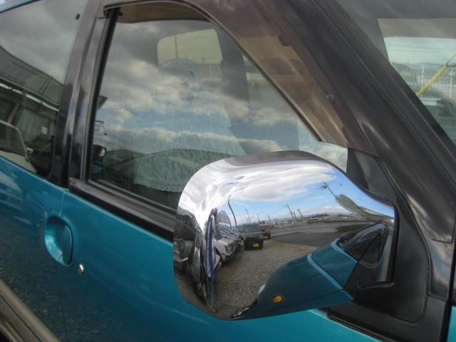 セレナ ＦＸリミテッド　電動ツインムーンルーフ　ツインエアコン　８人乗三列シート　走行距離５４０００キロ（23枚目）