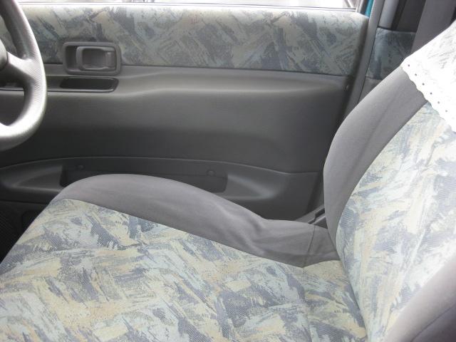 セレナ ＦＸリミテッド　電動ツインムーンルーフ　ツインエアコン　８人乗三列シート　走行距離５４０００キロ（34枚目）