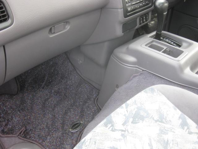 セレナ ＦＸリミテッド　電動ツインムーンルーフ　ツインエアコン　８人乗三列シート　走行距離５４０００キロ（35枚目）