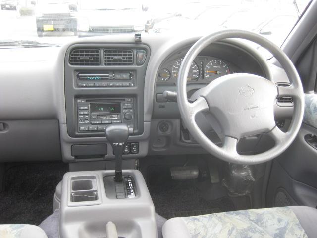 セレナ ＦＸリミテッド　電動ツインムーンルーフ　ツインエアコン　８人乗三列シート　走行距離５４０００キロ（36枚目）