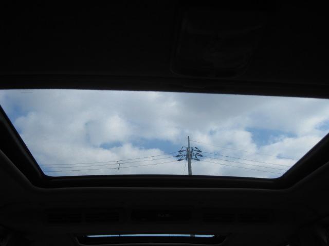 セレナ ＦＸリミテッド　電動ツインムーンルーフ　ツインエアコン　８人乗三列シート　走行距離５４０００キロ（43枚目）